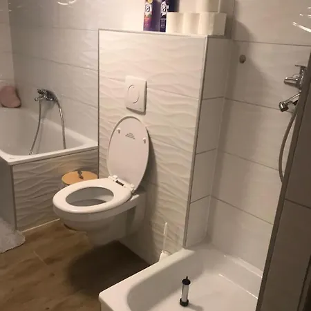 Apartment Seven's I *