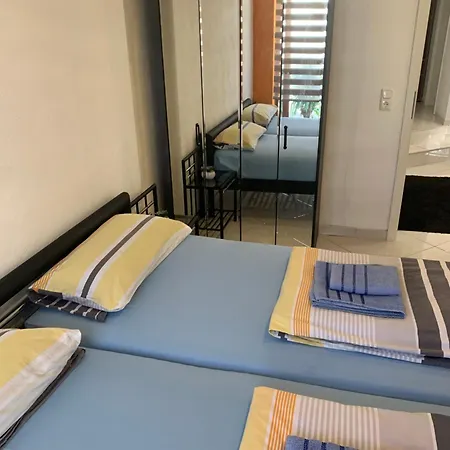 Apartment Seven's I *